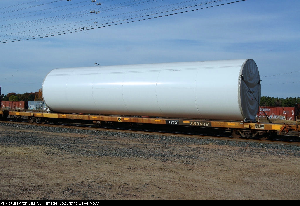TTYX 353046 windmill parts train in Altoona WI